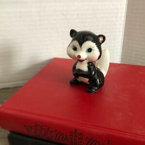 Vtg Anthropomorphic Skunk Figurine